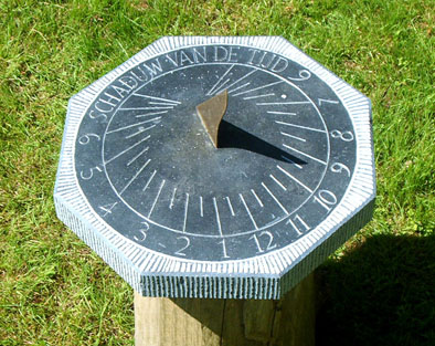 پاورپوینت  ساعت آفتابی افقی